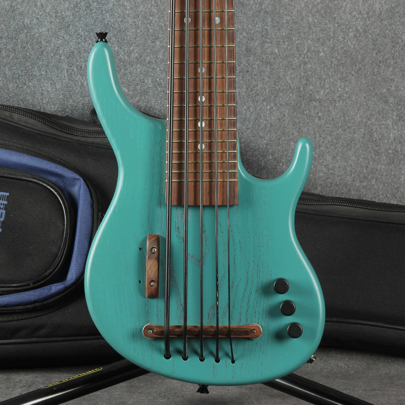 Kala California U Bass 5 - Refinished Blue - Gig Bag - 2nd Hand Kala California U Bass 5 - Refinished Blue - Gig Bag - 2nd Hand