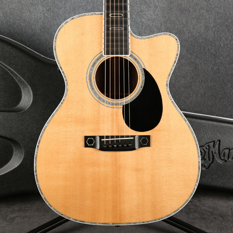 Martin OMC Custom Aura Electro Acoustic - 2nd Hand