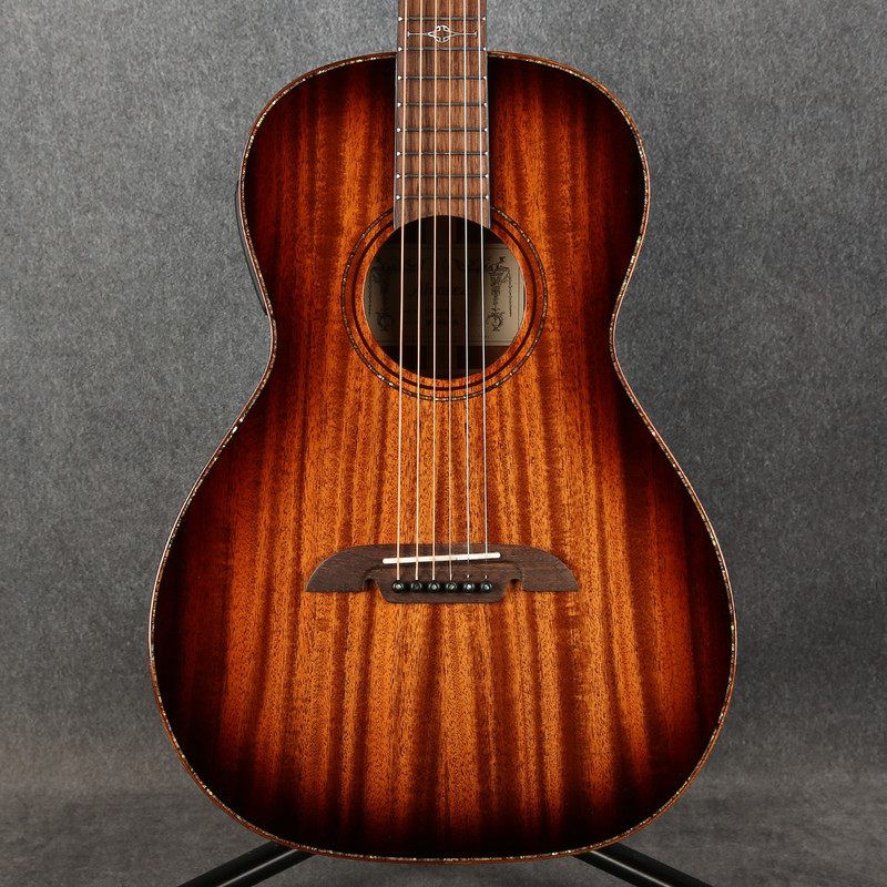 Alvarez Masterbuilt MPA66ESHD Parlour Electro Acoustic - Shadowburst - 2nd Hand Alvarez Masterbuilt MPA66ESHD Parlour Electro Acoustic - Shadowburst - 2nd Hand