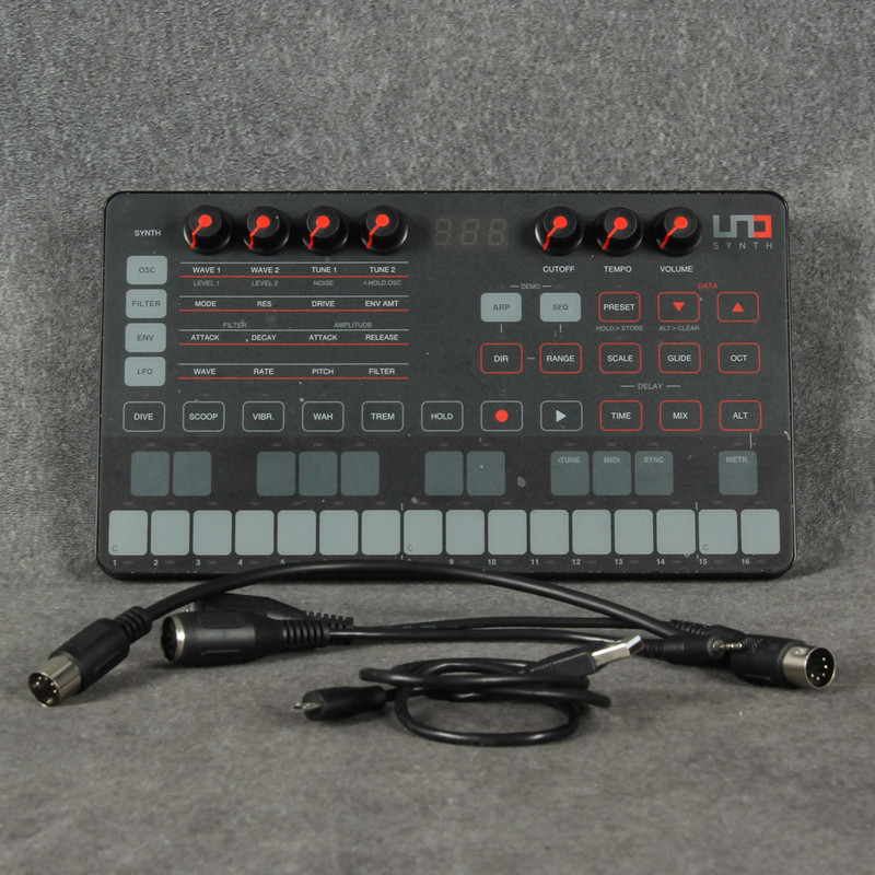 IK Multimedia UNO Synth Analog Synthesizer - 2nd Hand