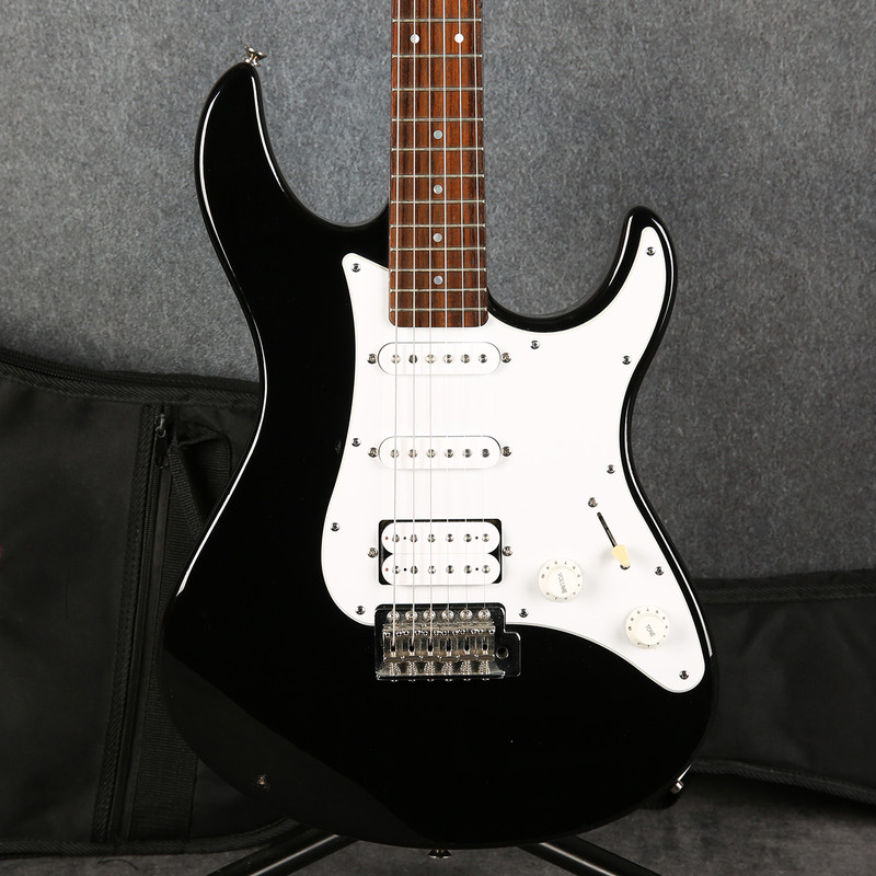 Yamaha Pacifica 012 - Black - 2nd Hand (148639) Yamaha Pacifica 012 - Black - 2nd Hand (148639)