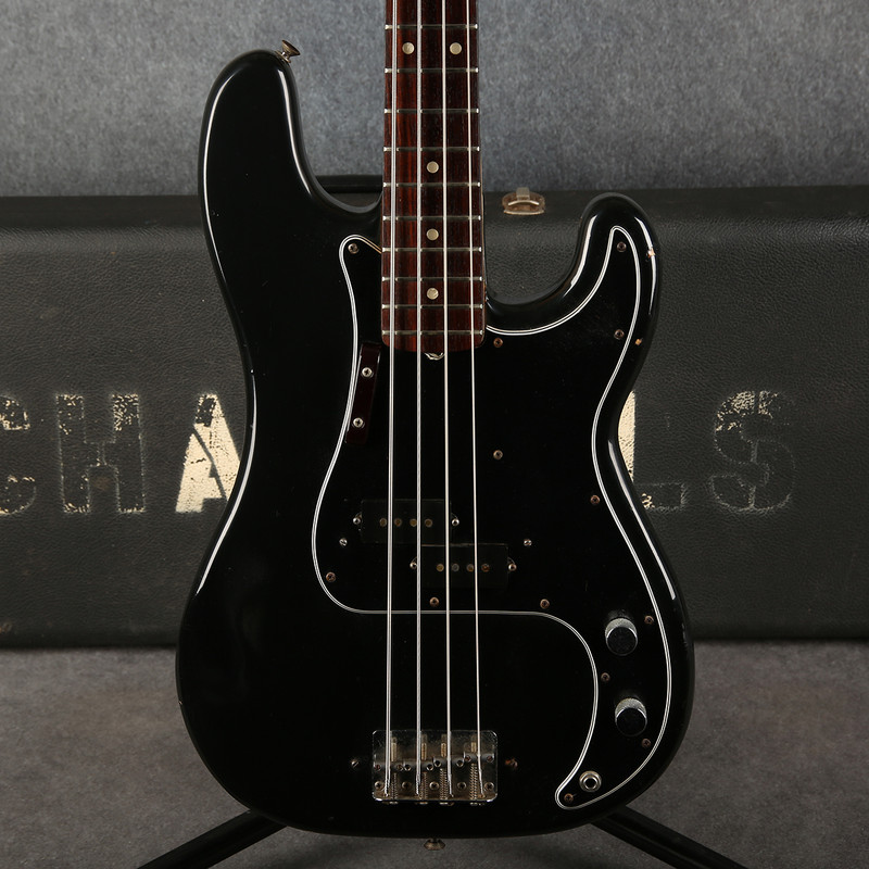Fender 1977 Precision Bass - Black - 2nd Hand Fender 1977 Precision Bass - Black - 2nd Hand