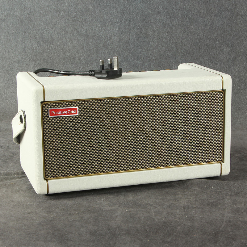 Positive Grid Spark 40 - White - 2nd Hand Positive Grid Spark 40 - White - 2nd Hand