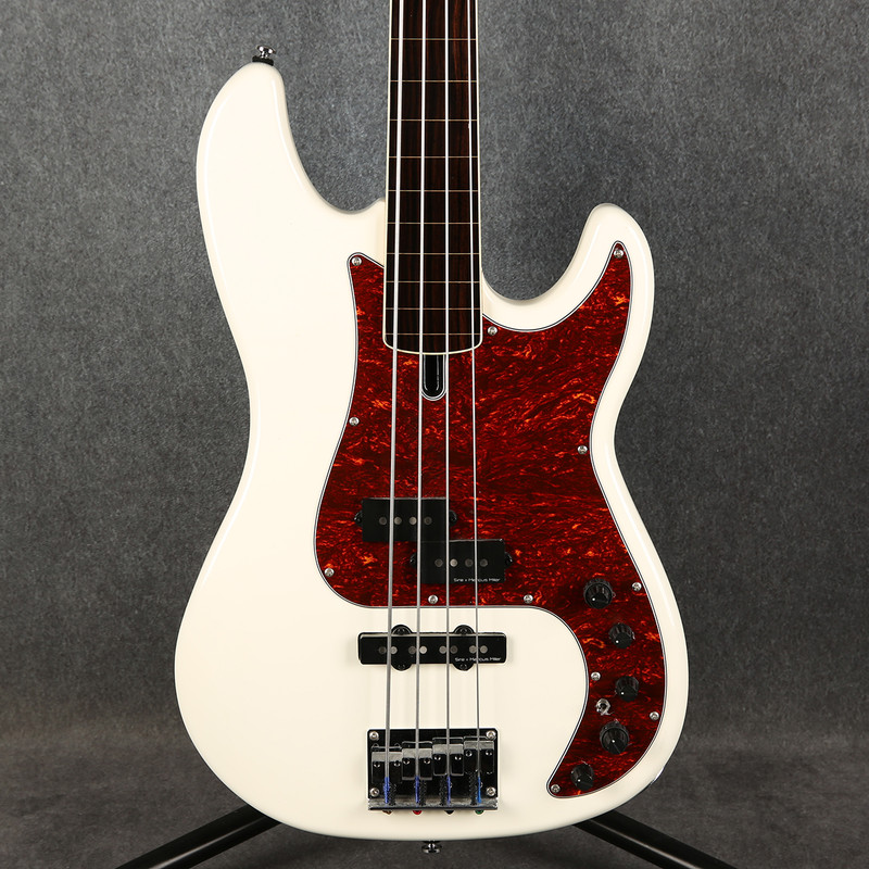Sire Marcus Miller P7 4 String Fretless - Antique White - 2nd Hand