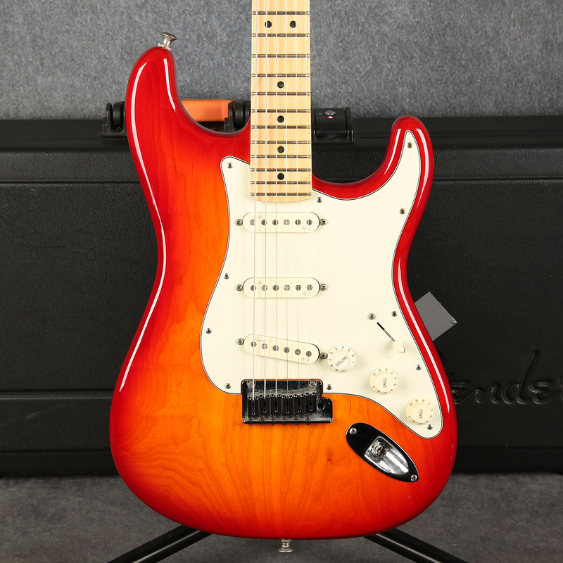 Fender American Deluxe Ash Stratocaster - Aged Cherry Sunburst - 2nd Hand Fender American Deluxe Ash Stratocaster - Aged Cherry Sunburst - 2nd Hand