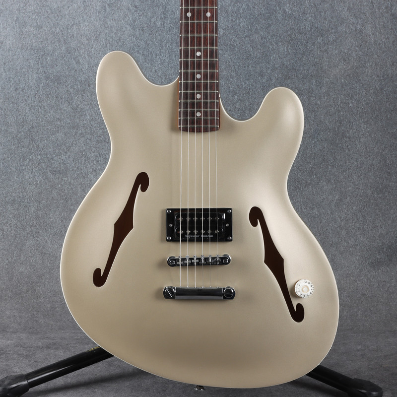 Fender Tom Delonge Starcaster - Satin Shoreline Gold - 2nd Hand