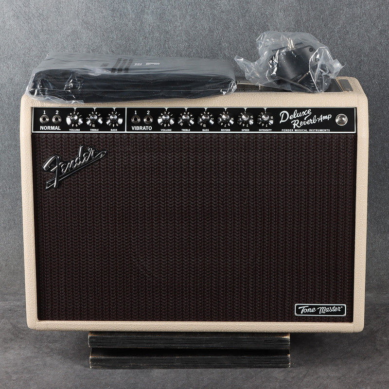 Fender Tone Master Deluxe Reverb Guitar Amplifier - Blonde - 2nd Hand