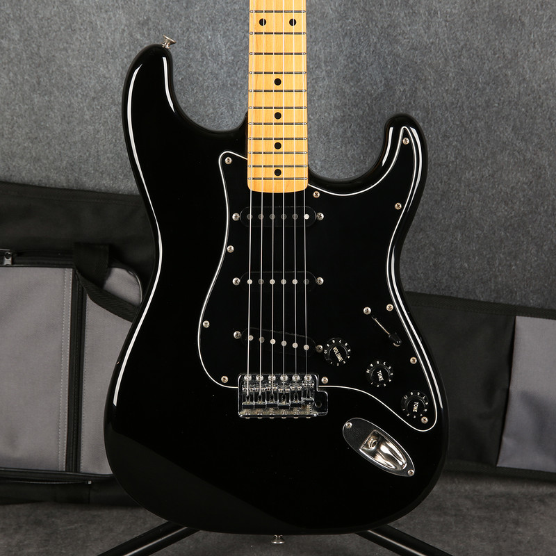Squier Strat Japanese SQ Series - Black - 2nd Hand Squier Strat Japanese SQ Series - Black - 2nd Hand