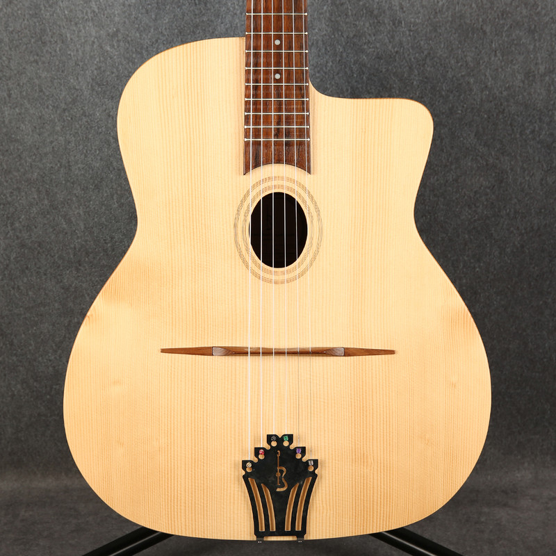 Antonio Pinto Carvalho JM100 Jazz Manouche Guitar - 2nd Hand Antonio Pinto Carvalho JM100 Jazz Manouche Guitar - 2nd Hand