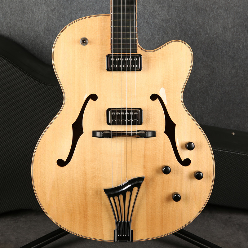 Hutchins H2 Archtop Jazz Guitar - Natural - 2nd Hand Hutchins H2 Archtop Jazz Guitar - Natural - 2nd Hand