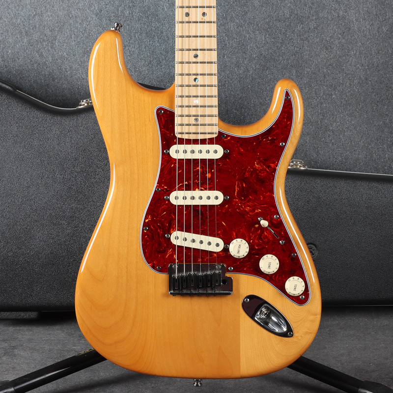 Fender American Deluxe Stratocaster - Natural - 2nd Hand Fender American Deluxe Stratocaster - Natural - 2nd Hand