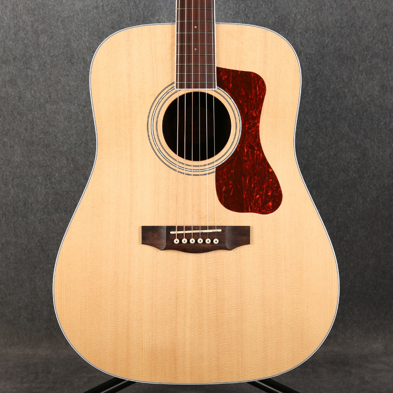 Guild D260E DLX Dreadnought Electro Acoustic - 2nd Hand
