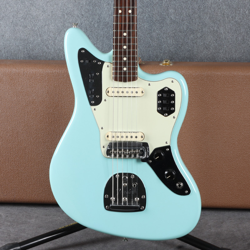 Fender Limited Edition Thin Skin 62 Jaguar - Daphne Blue - 2nd Hand