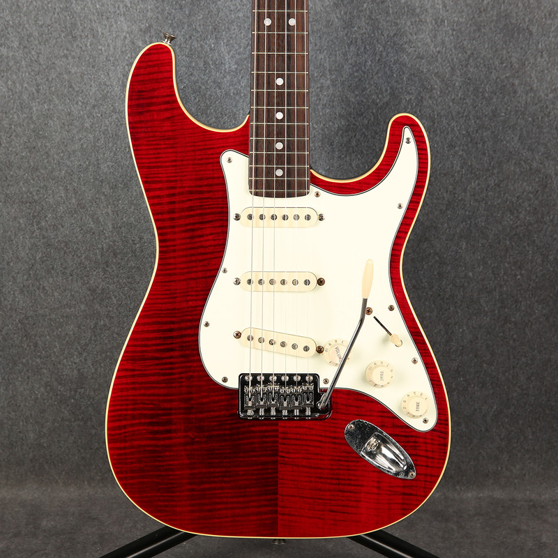 Fender LTD Aerodyne Classic Strat - MIJ - Crimson Red Transparent - 2nd Hand