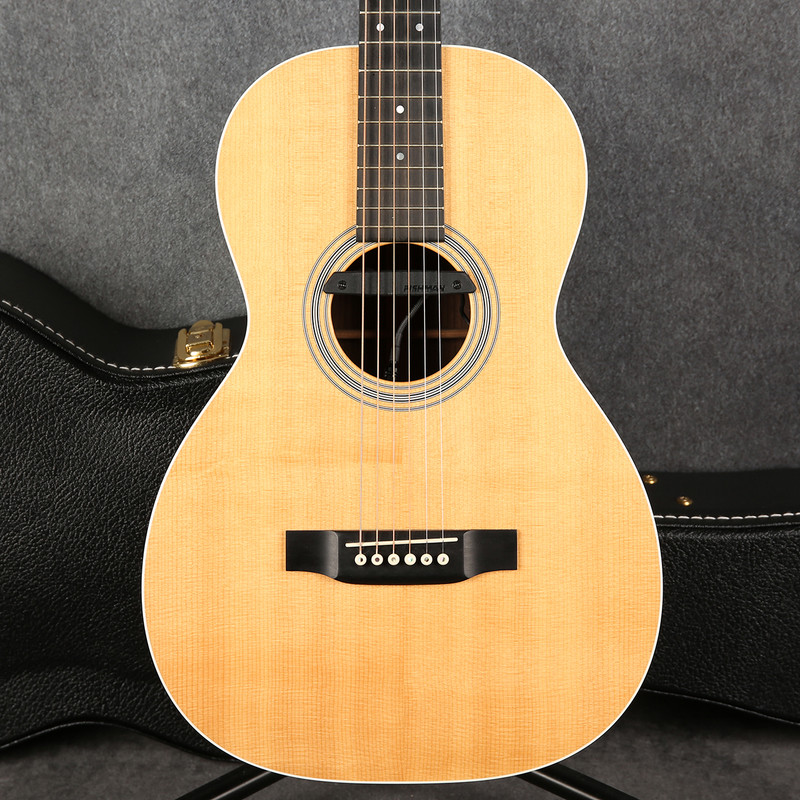 Martin 0-12vs MMV 12 Fret Acoustic Guitar - Fishman Pickup - 2nd Hand