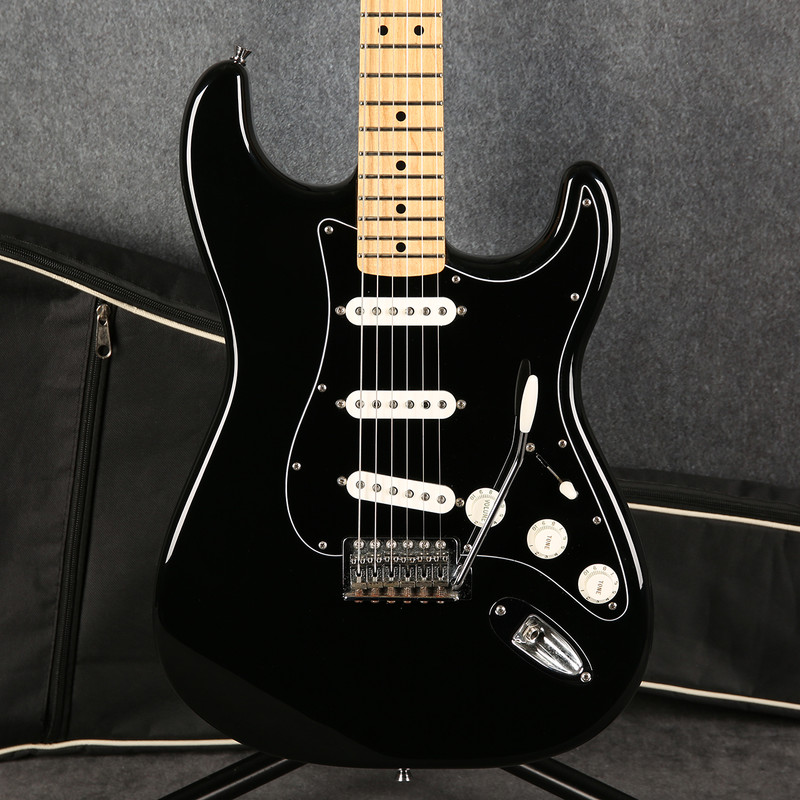 Fender Stratocaster Mexican Standard Black 2nd Hand | Rich Tone Music