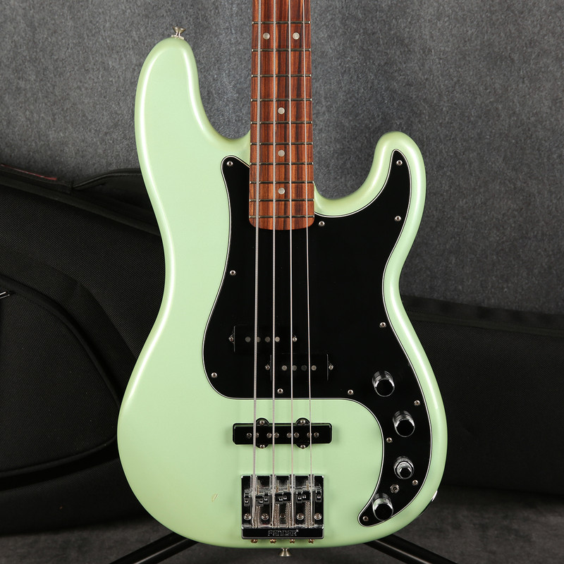 Fender Deluxe Active P Bass Special - Surf Pearl - 2nd Hand