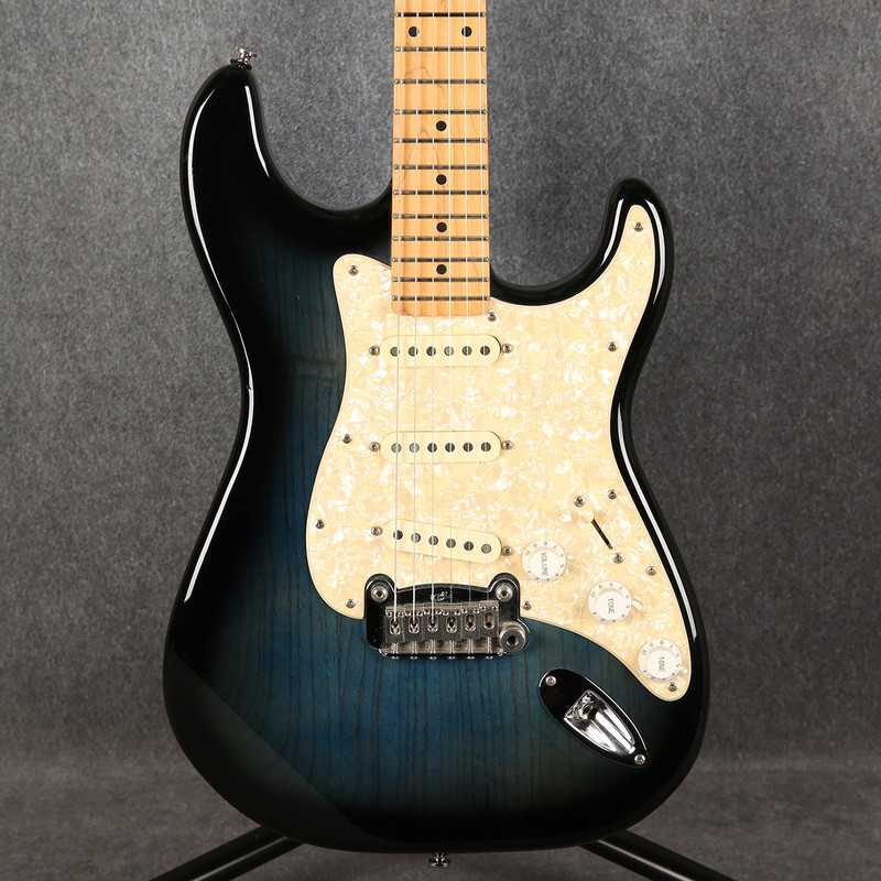G&L Tribute Series Legacy - Trans Blue - 2nd Hand