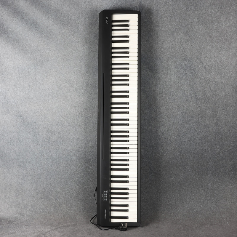 Roland FP10 - 2nd Hand