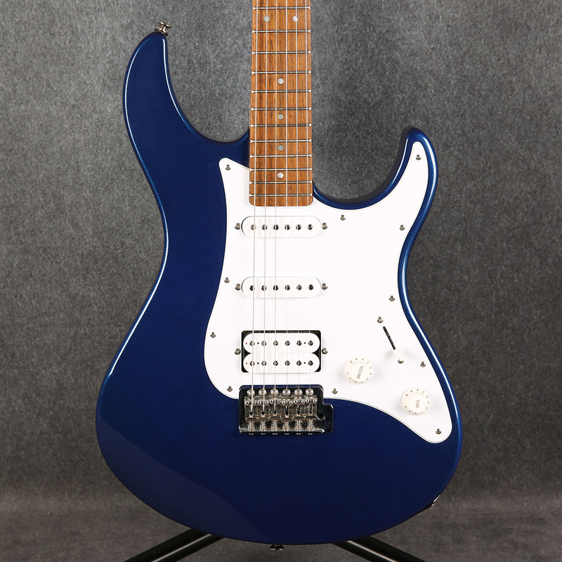 Yamaha Pacifica PAC102 - Dark Blue Metallic - 2nd Hand