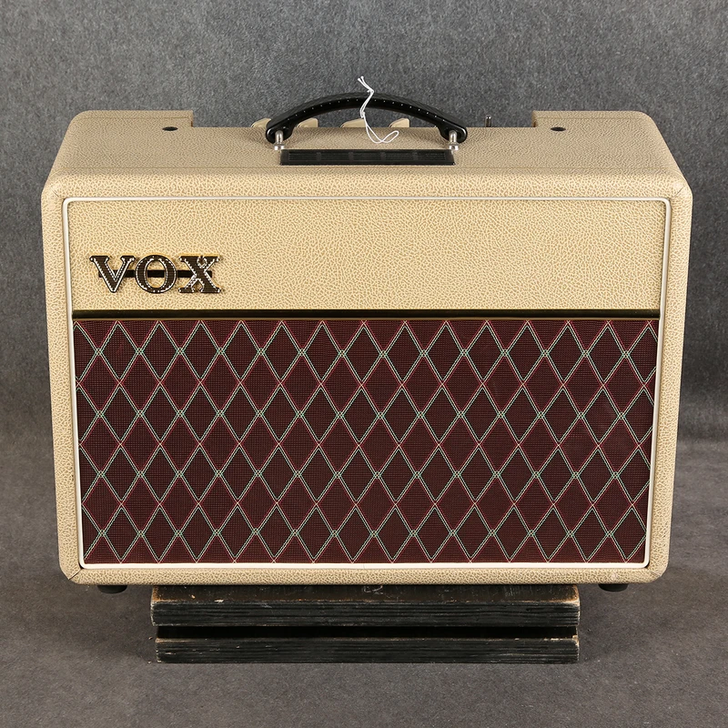 Vox AC10C1 Limited Edition Tan Bronco - 2nd Hand