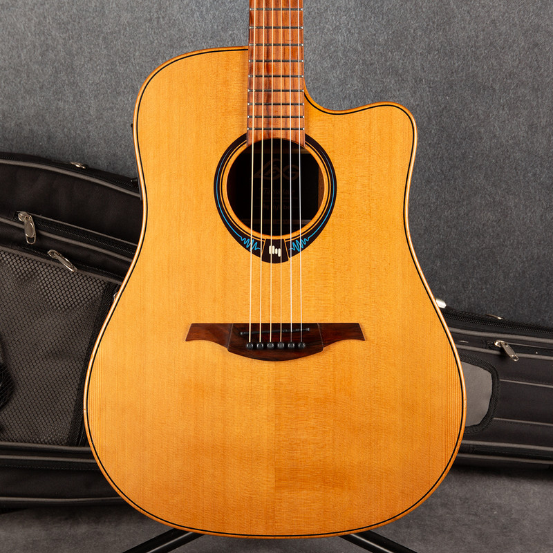 Lag Guitars Tramontane Hyvibe THV10DCE - 2nd Hand