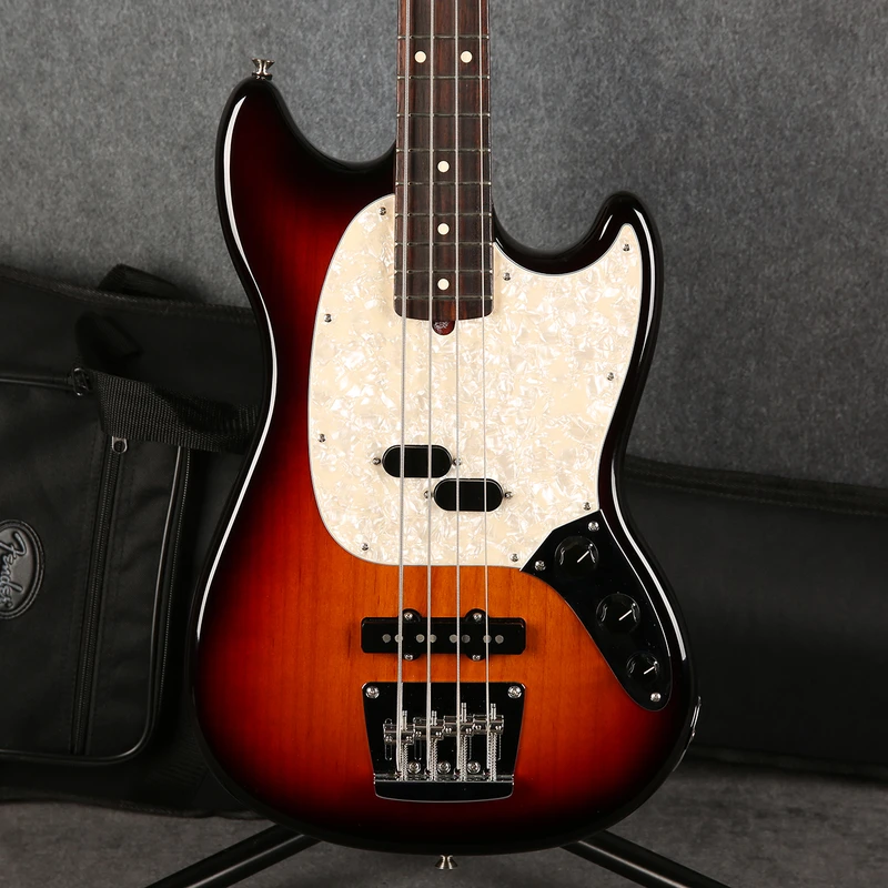 Fender American Performer Mustang Bass - 3-Colour Sunburst - 2nd Hand
