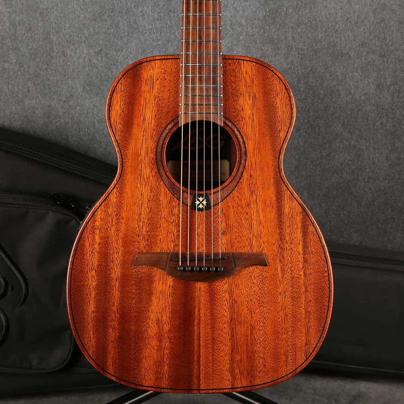 LAG Tramontane TRAVEL-KAE Electro Acoustic - Natural - 2nd Hand