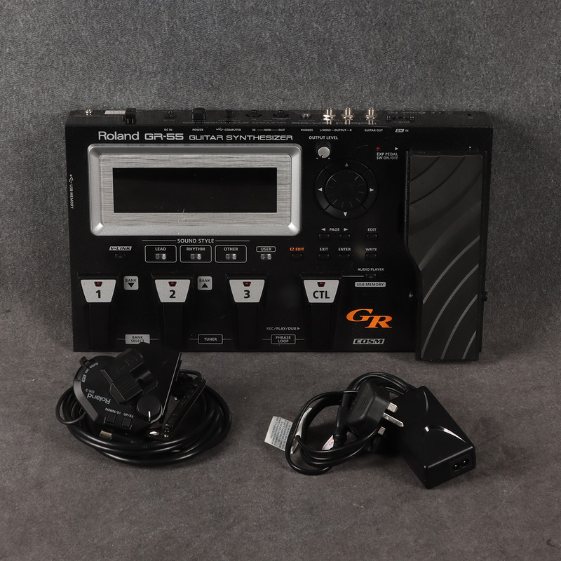 Roland GR-55 Guitar Synthesizer Pedal with GK-3 Pickup - 2nd Hand