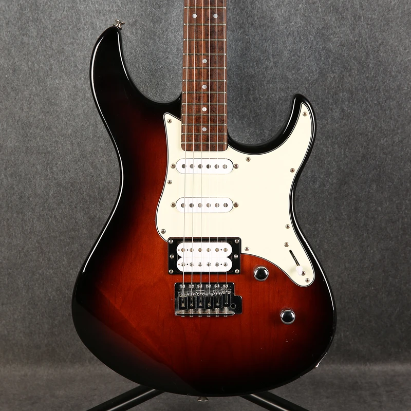 Yamaha PAC112V Pacifica Electric Guitar - Sunburst - 2nd Hand