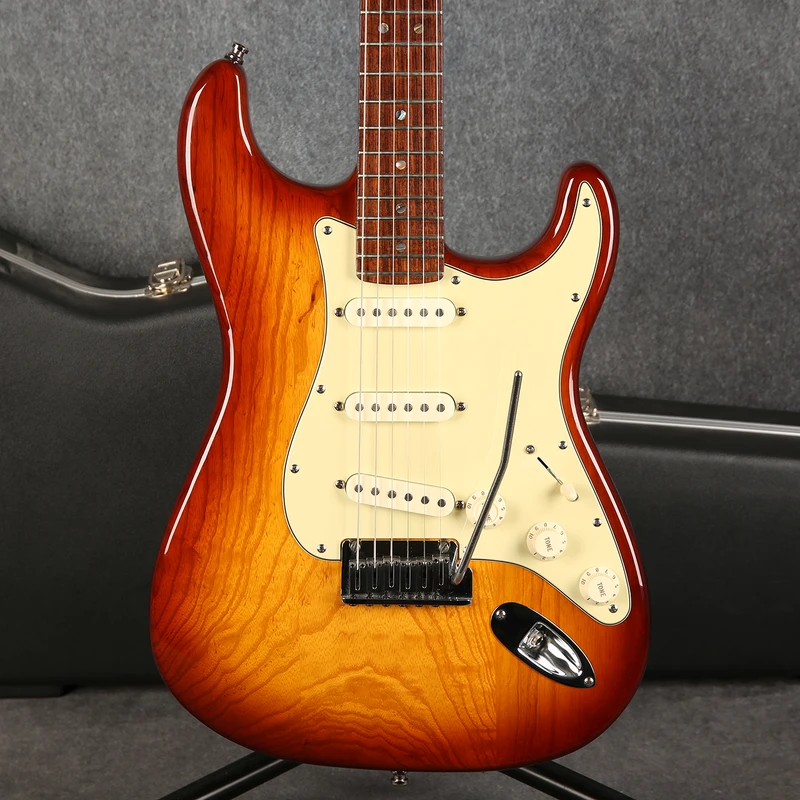 Fender American Deluxe Ash Stratocaster- Tobacco Sunburst - 2nd Hand