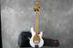 MusicMan Joe Dart Jr Signature Shortscale Bass w/Mono Gigbag - 2nd Hand MusicMan Joe Dart Jr Signature Shortscale Bass w/Mono Gigbag - 2nd Hand