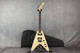 Epiphone by Gibson Flying V - White - Gig Bag - 2nd Hand Epiphone by Gibson Flying V - White - Gig Bag - 2nd Hand