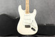 Fender Mexican Standard Stratocaster - White - Hard Case - 2nd Hand Fender Mexican Standard Stratocaster - White - Hard Case - 2nd Hand