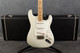 Fender Custom Shop 1969 Stratocaster NOS - White - Hard Case - 2nd Hand Fender Custom Shop 1969 Stratocaster NOS - White - Hard Case - 2nd Hand