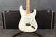 Fender Deluxe Roadhouse Stratocaster - Olympic White - Hard Case - 2nd Hand