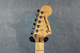 Fender Mustang Offset Series 2016 - Diamarzio Hotrail - Black - Case - 2nd Hand Fender Mustang Offset Series 2016 - Diamarzio Hotrail - Black - Case - 2nd Hand