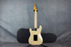 Schecter USA Traditional White Blonde with Lindy Fralins - Hard Case - 2nd Hand