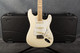 Fender American Professional Stratocaster - Olympic White - Hard Case - 2nd Hand Fender American Professional Stratocaster - Olympic White - Hard Case - 2nd Hand