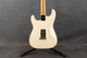 Fender American Standard Stratocaster - Relic - Olympic White - 2nd Hand Fender American Standard Stratocaster - Relic - Olympic White - 2nd Hand