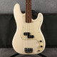 Fender Mexican Standard Precision Bass - Arctic White - Case - 2nd Hand Fender Mexican Standard Precision Bass - Arctic White - Case - 2nd Hand