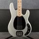 OLP by Ernie Ball Music Man StingRay MM2 - Silver - Hard Case - 2nd Hand OLP by Ernie Ball Music Man StingRay MM2 - Silver - Hard Case - 2nd Hand