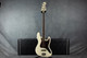 Fender American Vintage II 1966 Jazz Bass - Olympic White - Hard Case - 2nd Hand (X1157810)