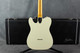 Fender American Vintage II 1977 Telecaster Custom - White - Hard Case - 2nd Hand (X1157787) Fender American Vintage II 1977 Telecaster Custom - White - Hard Case - 2nd Hand (X1157787)