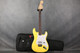 Fender Limited Tom Delonge Stratocaster - Graffiti Yellow - Bag - 2nd Hand Fender Limited Tom Delonge Stratocaster - Graffiti Yellow - Bag - 2nd Hand