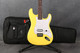 Fender Limited Tom Delonge Stratocaster - Graffiti Yellow - Bag - 2nd Hand Fender Limited Tom Delonge Stratocaster - Graffiti Yellow - Bag - 2nd Hand