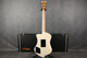 DAngelico Ludlow Deluxe Vintage White - Hard Case - 2nd Hand DAngelico Ludlow Deluxe Vintage White - Hard Case - 2nd Hand