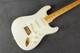Fender American Vintage 57 Stratocaster Reissue White Blonde - Case - 2nd Hand Fender American Vintage 57 Stratocaster Reissue White Blonde - Case - 2nd Hand