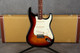 Fender Classic Series 60s Stratocaster Lacquer 3 Tone Sunburst - Case - 2nd Hand Fender Classic Series 60s Stratocaster Lacquer 3 Tone Sunburst - Case - 2nd Hand