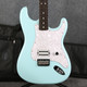 Fender Limited Edition Tom Delonge Stratocaster - Daphne Blue - Bag - 2nd Hand (143098) Fender Limited Edition Tom Delonge Stratocaster - Daphne Blue - Bag - 2nd Hand (143098)